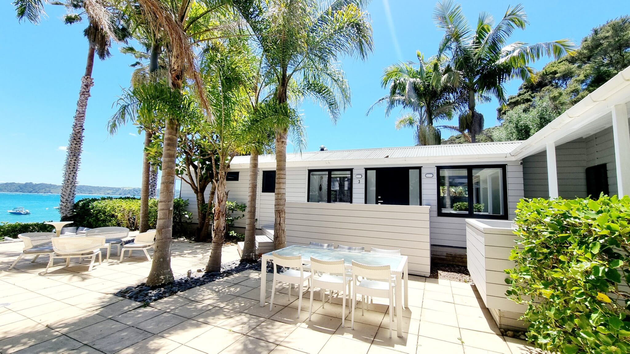 Piwakawaka Suite 3 - Front Entrance - The Beach House The Beach House Kawau - Piwakawaka Suite #3